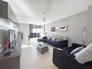 Piso  Penyagolosa. Piso en vilareal con tres habitaciones, dos baños y garaje priva