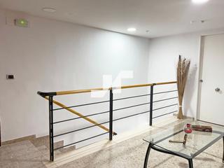 Rent Office space  Tàrrega. Oficina en alquiler de 55m exterior y en chaflán en vilareal