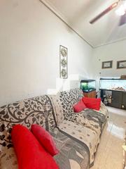 Pis  Santa matilde. Planta baja en burriana con patio y 3 habitaciones para reformar