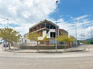 Fabrikhalle  Mesquita la. Inmueble en la vall duixó con nave, oficinas y aparcamiento