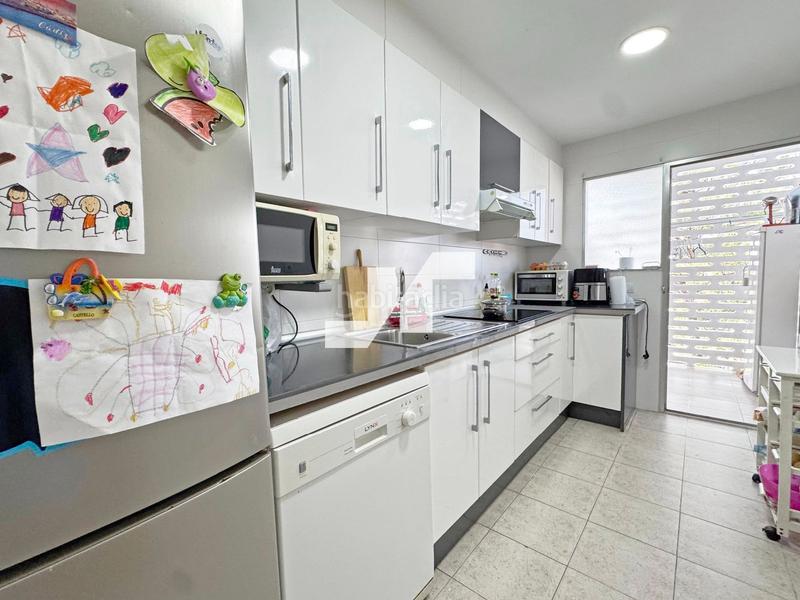 Foto ae6215d6-d66b-4a04-b1cf-17c4b03a38b3. Pis amb aparcament piscina a Heliópolis Benicasim / Benicàssim