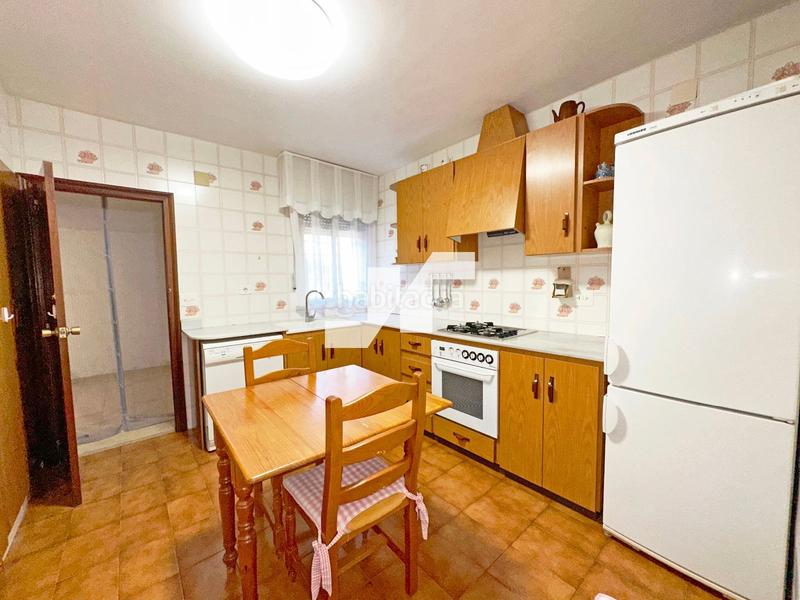 Foto 770126bf-5e9c-477c-923d-7a5386eb02a5. Chalet con parcheggio piscina in Madrigal Villarreal / Vila - real