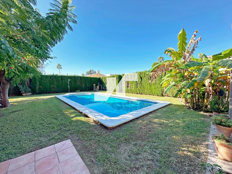 Foto cba0678d-75ec-48a8-aca2-3bcc69e491b8. Chalet con parcheggio piscina in Madrigal Villarreal / Vila - real