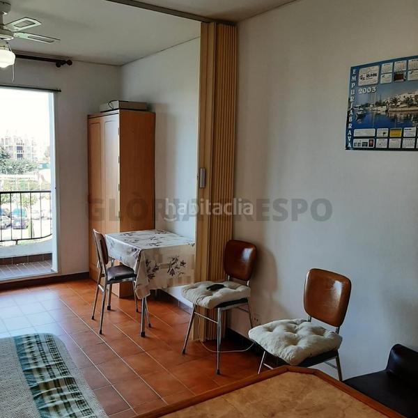 Foto 65067d94-4a6f-4e69-8f52-fcd03014c057. Estudio a la venta y en alquiler estudio con vistas al mar en Empuriabrava