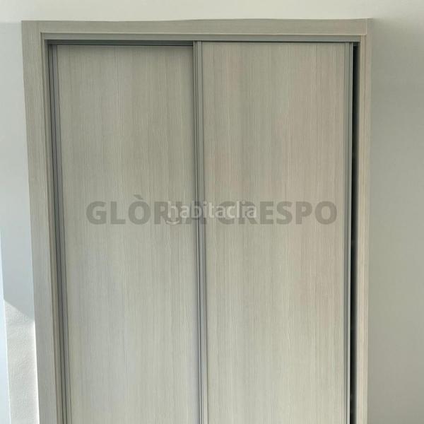 Foto 00185128-ee08-4522-b515-fd9f60dda966. Estudio a la venta estudio renovado en primera línea de playa . en Empuriabrava