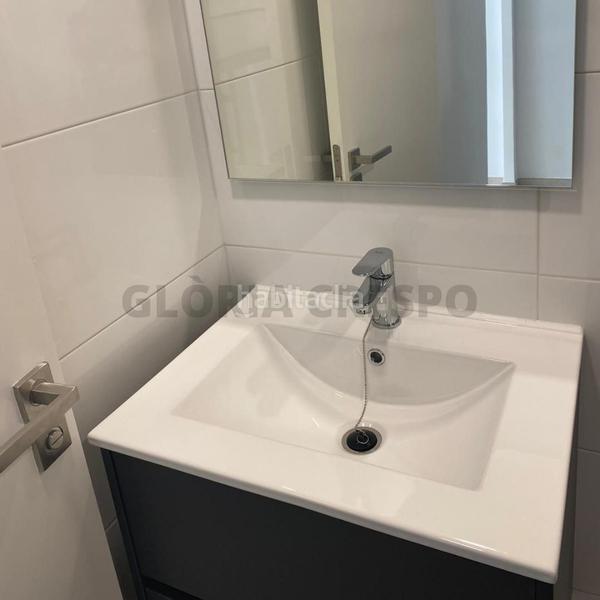 Foto 4c7797e8-c597-4c27-a117-57e058d62782. Estudio a la venta estudio renovado en primera línea de playa . en Empuriabrava