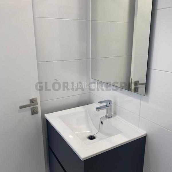 Foto 95e6280a-2b0f-4cfb-a195-89aab7726bb3. Estudio a la venta estudio renovado en primera línea de playa . en Empuriabrava