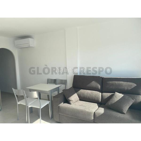 Foto a4b88e4d-a2da-466f-8b37-ed34645ae523. Estudio a la venta estudio renovado en primera línea de playa . en Empuriabrava