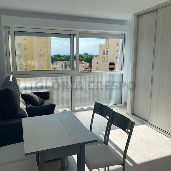Foto b6f87640-0e5a-45f7-af74-93a863b86c9d. Estudio a la venta estudio renovado en primera línea de playa . en Empuriabrava