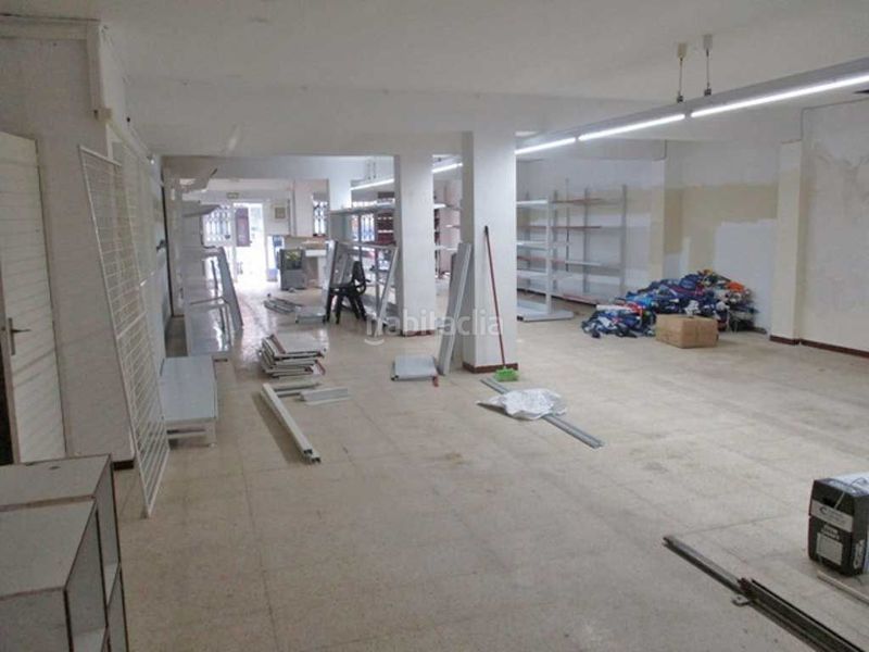 Foto 99b03243-a66d-4aeb-a44b-e72a221a8ee4. Local comercial en S´Arenal Palma de Mallorca