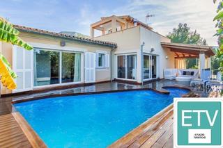 Chalet in Carrer roure 30