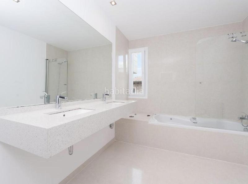 Foto f619b47e-c914-4cd6-a87d-3b5c38e26518. Rent semi detached house with heating parking pool in Maria de la Salut