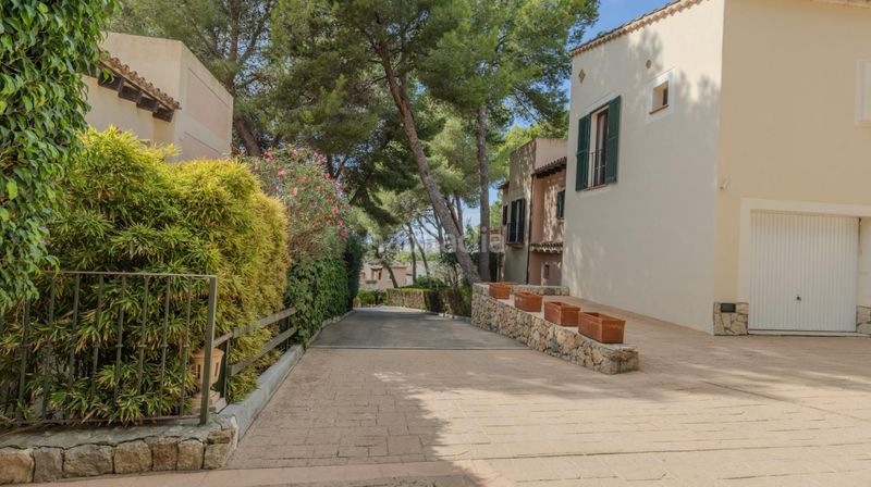 Foto f2d3ed07-49da-4eca-88c2-ad3dcb0747e9. Casa amb aparcament piscina a Costa de la Calma Calvià