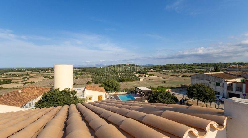 Foto b6281939-640d-4f59-b1ca-6504b1191fd2. Casa adossada amb aparcament piscina a Muro