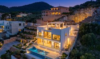 House  Son servera - carrer eivissa. Esta extraordinaria villa de diseño vanguardista se encuentra en