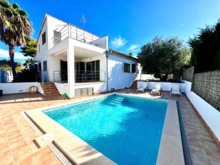 Rent House  Alcúdia - carrer del roure. Nicolas real estate le presenta esta gran villa en la codiciada