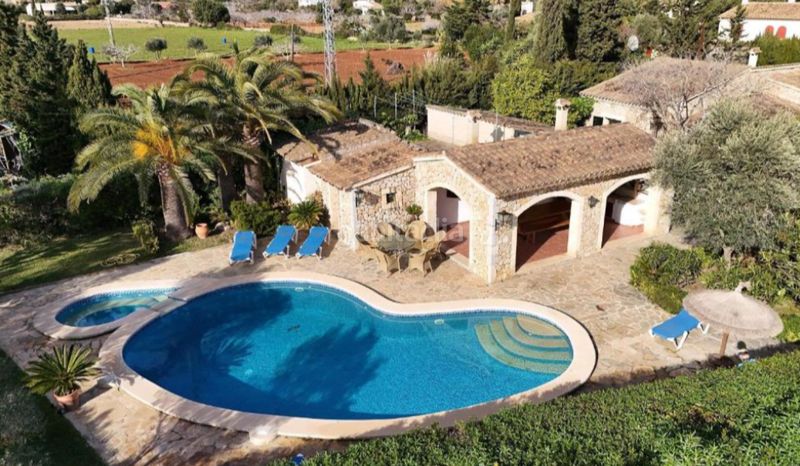 Foto ba751b71-9458-46b4-aa81-5bfc7e45431f. Casa amb aparcament piscina a Pollença poble Pollença