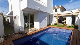Location Maison  Campos - carrer de ponent de sa ràpita. Disponible para alquiler de larga temporada, desde ya. moderno y