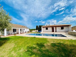 Rent House  Pobla sa - carrer mayor. Chalet en sa pobla