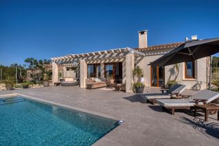 Casa  Sant joan - carrer del desert. Una casa de campo de ensueño que satisface todas las necesidades