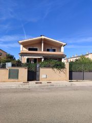 Maison jumelée à Portol - carrer major. En el tranquilo y exclusivo entorno residencial a las afueras de