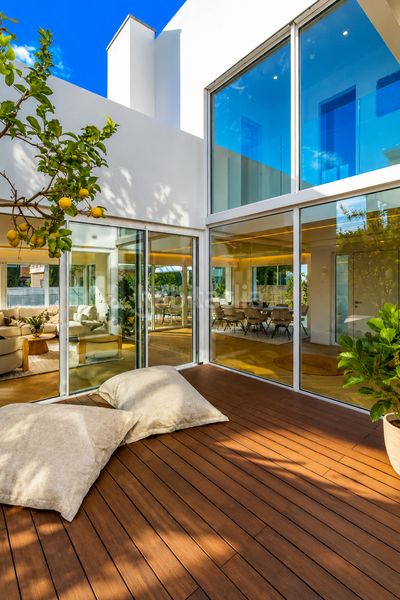 Foto 5d6b2051-a0e3-4ecc-8d05-f65cdc145500. Casa amb aparcament piscina a Ciudad Jardín Palma de Mallorca