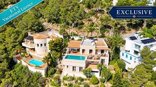 Casa  Font de sa cala - via del voltor. Exclusiva villa con vistas al mar, piscina y licencia etv en can