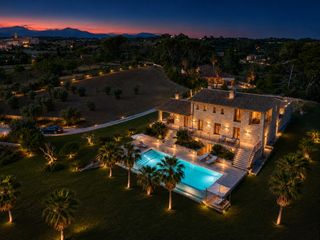 House  Lloret de vistalegre - carrer paradis. Excepcional finca con privacidad, jardín mediterráneo y gran pot