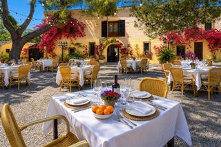 Edificio en Muro - cami de can punxa. Finca histórica mallorquina con licencia hotelera cerca de playa