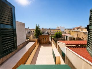 Rent Towny house in Palma de mallorca - cami de son fangos. Disponible a partir del 01 de septiembre. no se alquila a vivien
