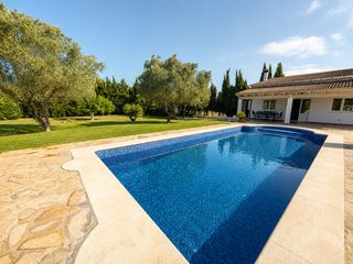 Rent House  Pobla sa - carrer mayor. Chalet en sa pobla