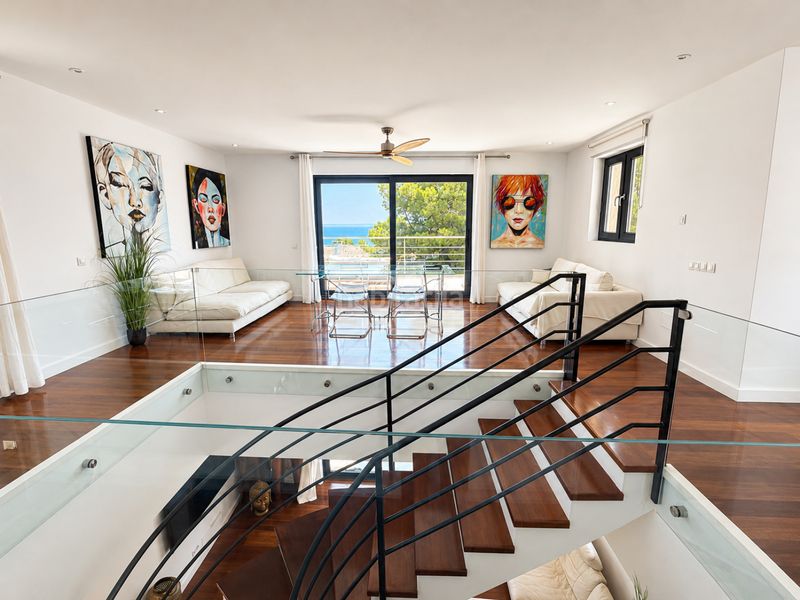 Foto bc97da23-6906-4bd9-88c2-3d7026bbe2e9. Casa amb calefacció aparcament piscina a Cala Vinyes Calvià