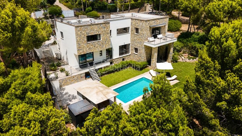 Foto d0b82260-8c07-428b-83f0-e61b13446413. Casa amb calefacció aparcament piscina a Cala Vinyes Calvià