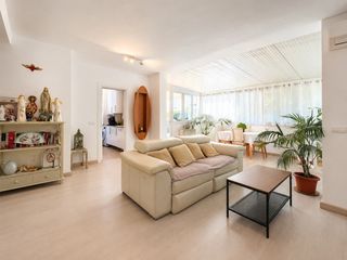 Piso en Son ferrer - calle milana 33. Piso en venta con amplia terraza, acceso directo a piscina y gar