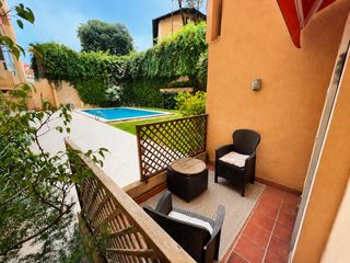 Pis a San agustí - carrer de versalles 12. Dúplex de 3 dormitorios con terrazas, jardín, piscina y garaje e