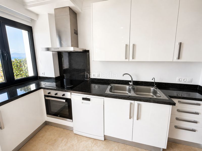 Foto 0b72f5b2-b3cc-404d-83b1-a0c0d02d4d2c. Alquiler casa pareada en la torre - carrer de santa maria ?eur? bahía azul primera línea de mar se entrega sin muebles importante las imágenes de mobiliariodecoración son render en Llucmajor