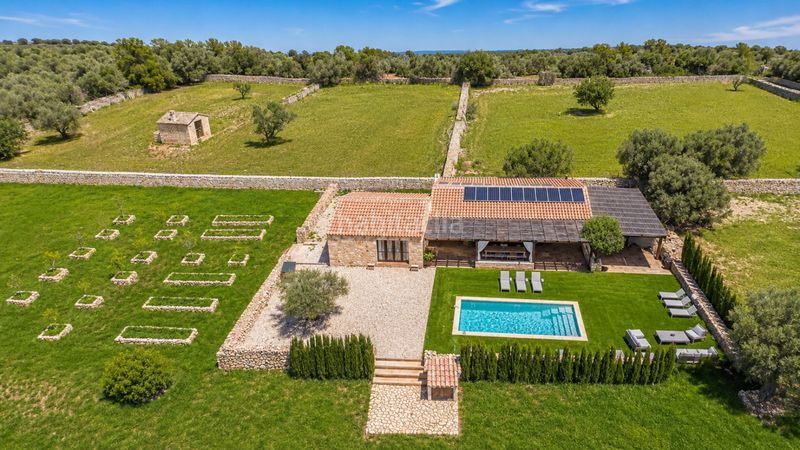Foto 778c46b5-781c-461f-bca4-f624ea6c1519. Casa preciosa finca moderna en Llubí