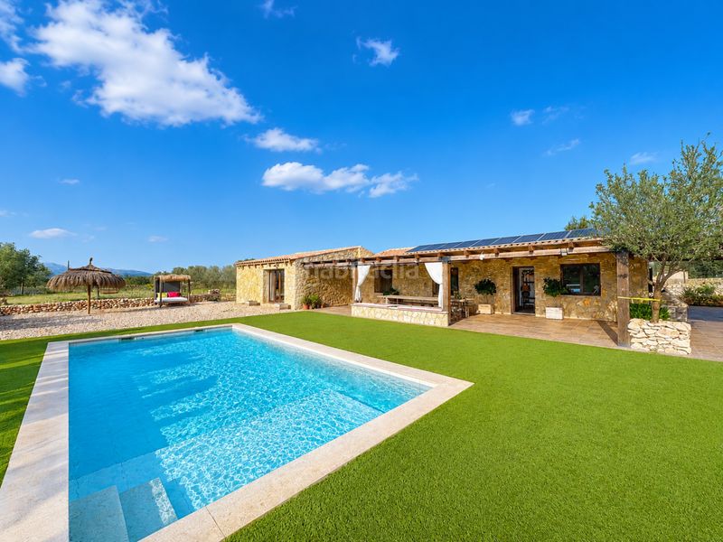 Foto e343aeef-f76d-43e6-9db8-770602831559. Casa preciosa finca moderna en Llubí