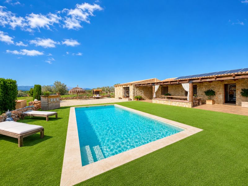 Foto e563c6ca-c69c-48d4-94a6-f3308ee972cc. Casa preciosa finca moderna en Llubí