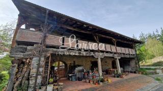 Casa aparellada a Zeberio. Se vende caserio del s. xvi rehabilitado en valle de arratia. ze