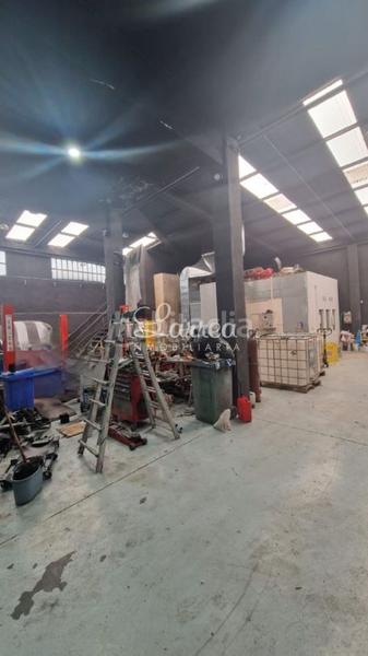 Foto 67e6d275-49f1-49a2-9354-3ac37e8fef4f. Bâtiment à usage industriel dans Lemoa