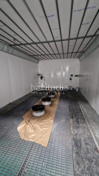 Foto a28ce215-3066-4bb0-8c68-80b5cf779ed1. Bâtiment à usage industriel dans Lemoa