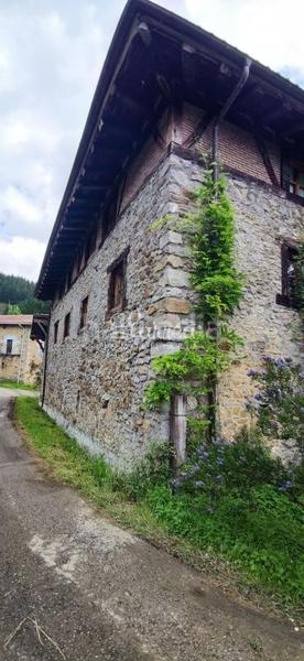 Foto 9543eb77-c1a5-496c-b944-cb60c86b7cb7. Casa bifamiliare in Zeberio