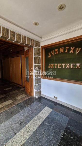 Foto aeffdced-e364-4475-8f65-9b15f180ed31. Edifici a Amorebieta - Etxano
