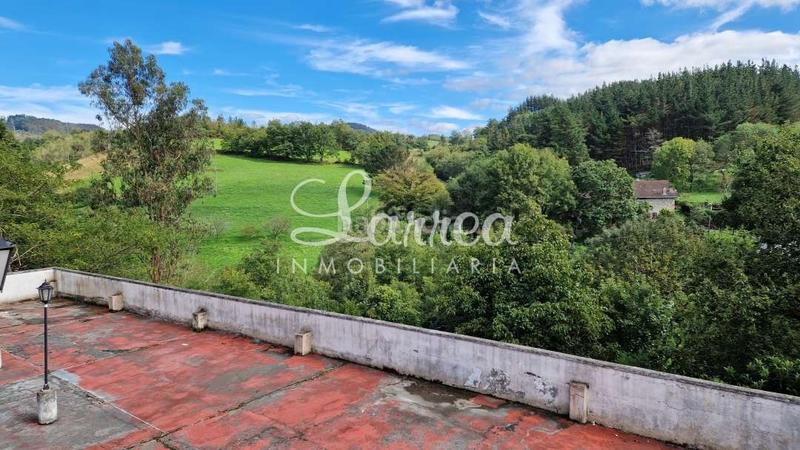 Foto d35df3a6-cc60-485f-9ff6-103160f1990d. Edifici a Amorebieta - Etxano