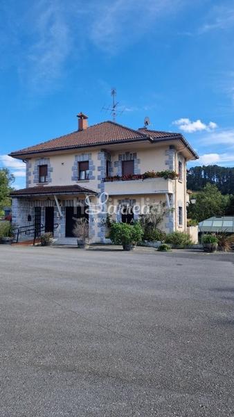 Foto ea463e3e-577c-4617-9ed4-32a80b2e34c1. Edifici a Amorebieta - Etxano