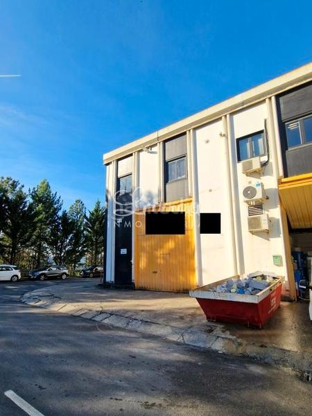 Foto d79bfc90-b2e2-4ebb-af3c-bb163bce50a2. Industrial building in Galdakao