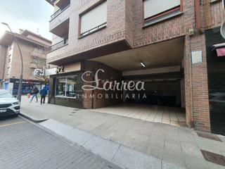 Parking voiture à Amorebieta - Etxano. Parcela de garaje amplia en el centro
