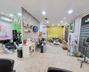 Local commercial à Amorebieta - Etxano. En venta ó alquiler con opcion a compra de peluqueria en funcion