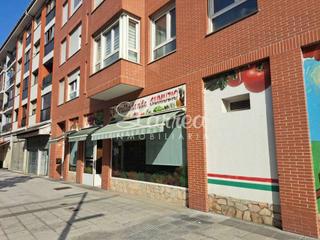 Local commercial à Amorebieta - Etxano. En venta local comercial actualmente fruteria en funcionamiento